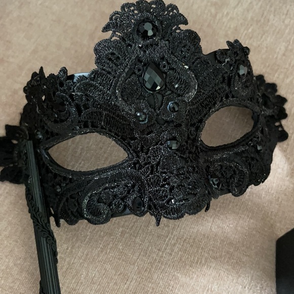 Masquerade masks - Picture 2 of 5